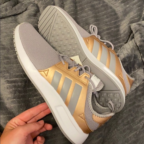 adidas Shoes - WOMENS ADIDAS SIZE 8.5